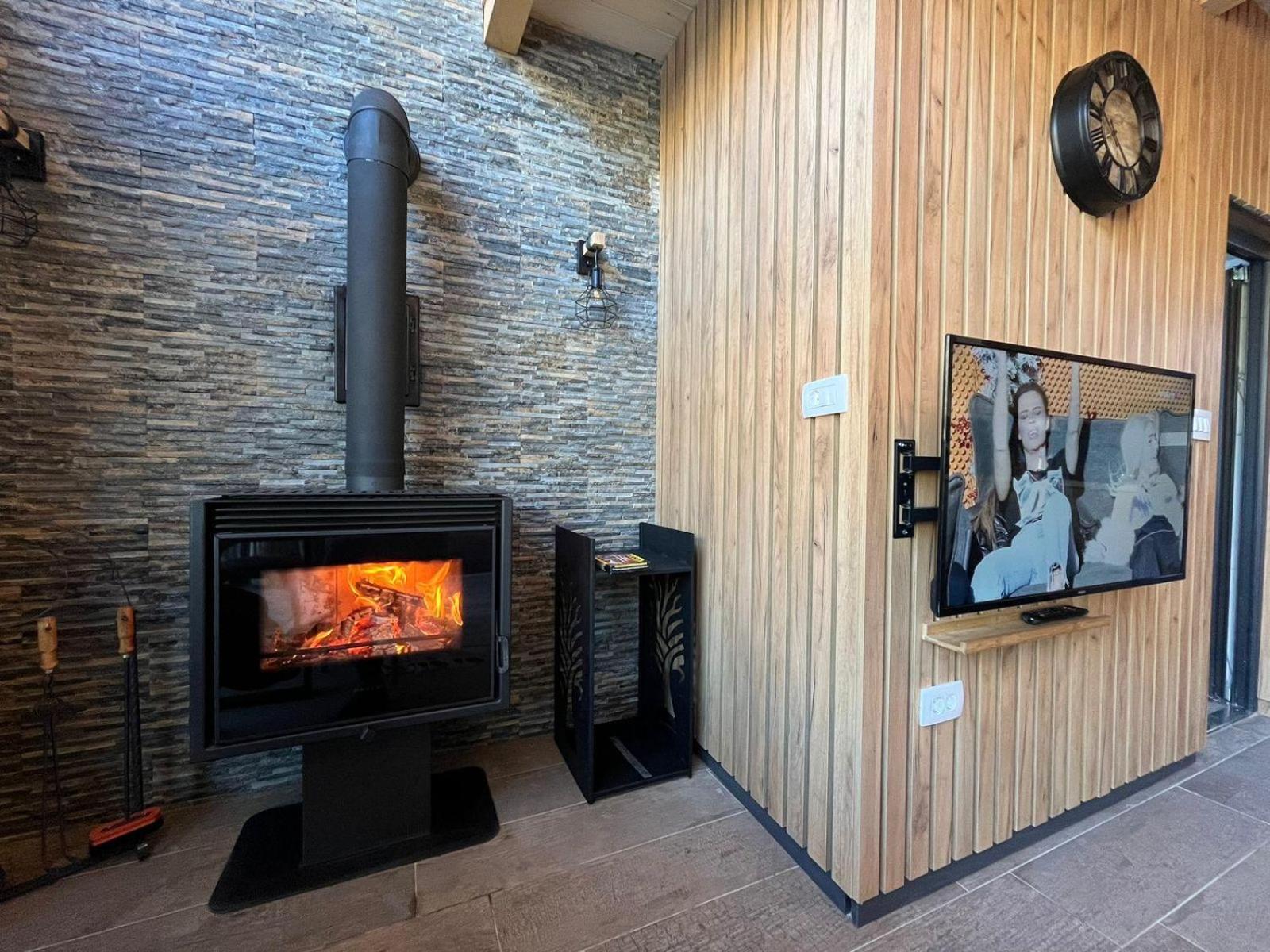 Bujtinat Lisa Appartement Boge Buitenkant foto